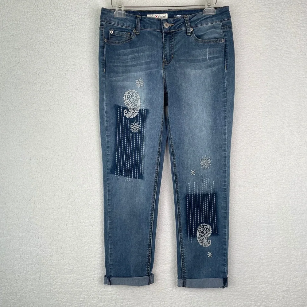 Love Indigo Signature Fit Boyfriend Jeans Size 4 Blue Embroidered Patchwork‎